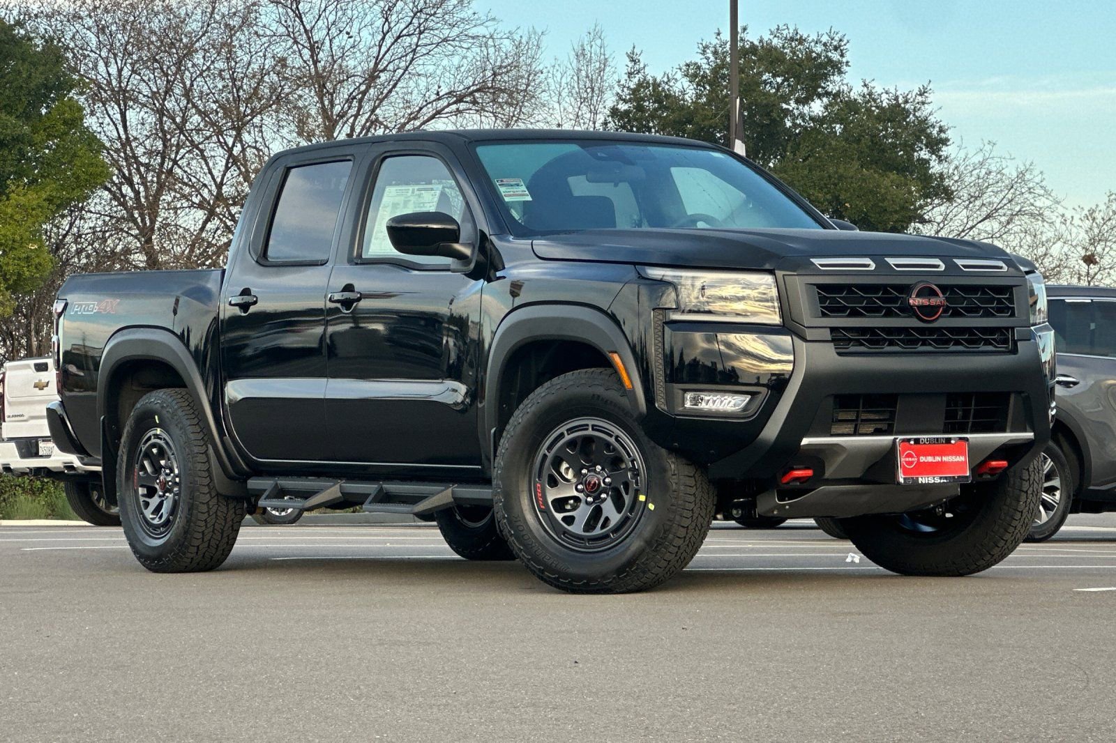 New 2026 Nissan Frontier PRO-4X w/ Tow Package