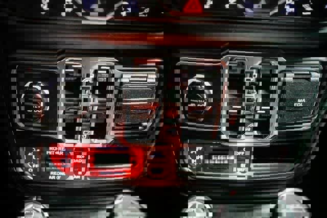 Used 2020 Jeep Gladiator Rubicon image 23