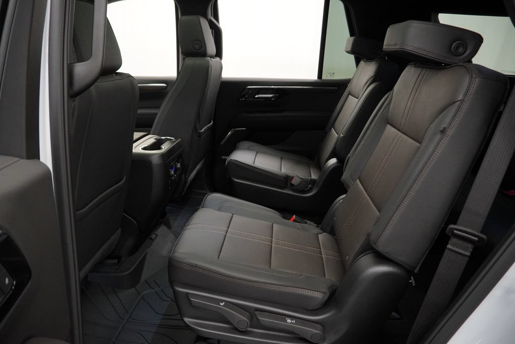 Used 2026 Chevrolet Tahoe High Country AWD/4WD image 12