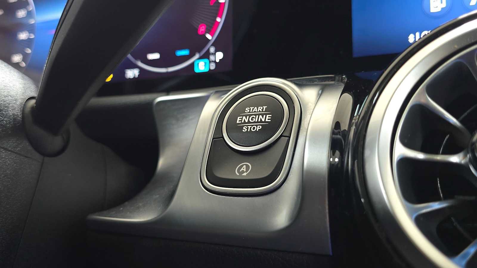 Certified 2026 Mercedes-Benz GLB 250 4MATIC image 34