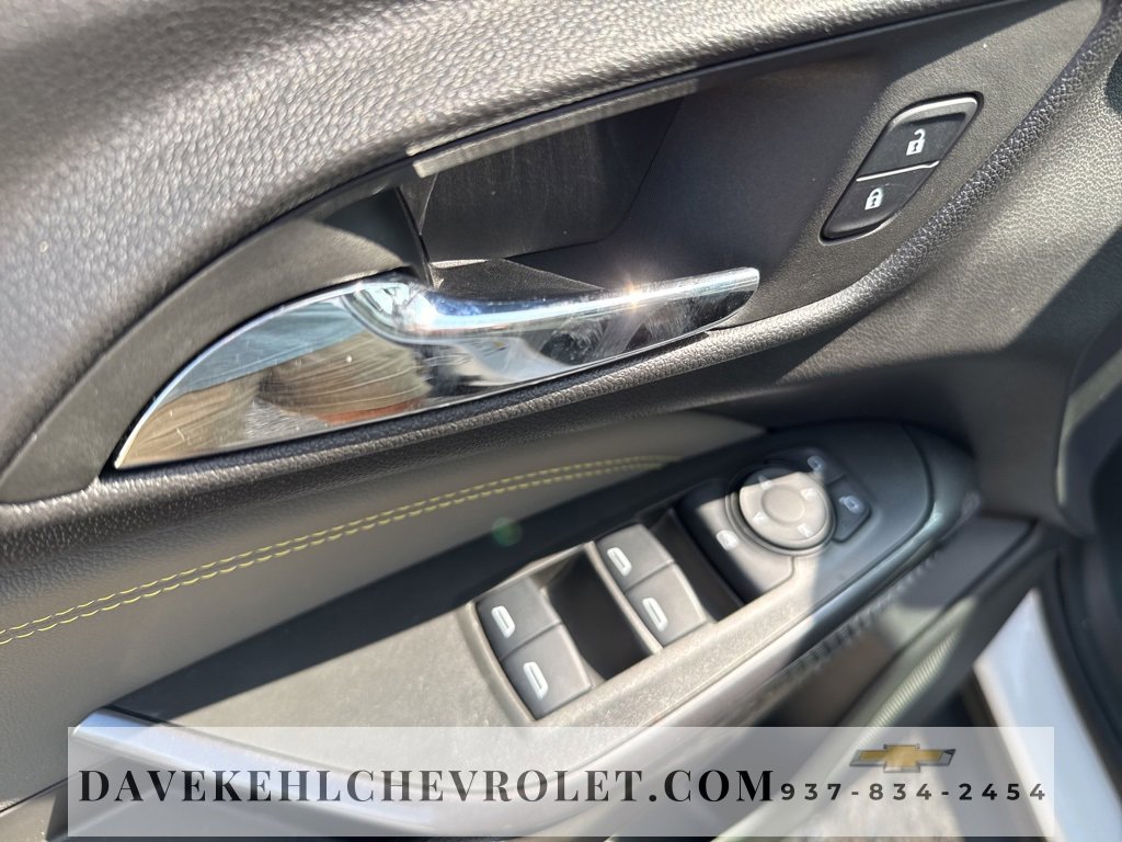 Used 2025 Chevrolet Trax ACTIV w/ Sunroof Package image 9