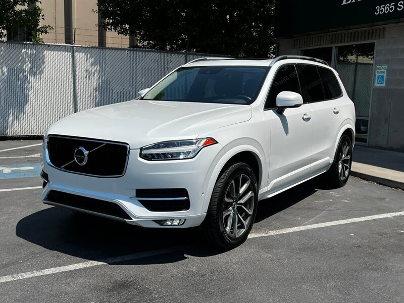 Used 2018 Volvo XC90 T5 Momentum w/ Convenience Package AWD/4WD image 3