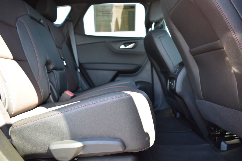 Certified 2023 Chevrolet Blazer RS w/ Driver Confidence II Package image 10