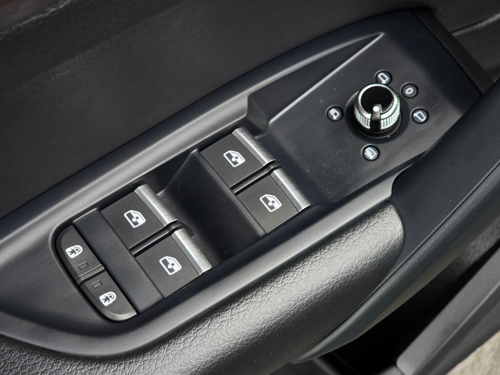 Used 2023 Audi Q5 2.0T Premium w/ Convenience Package image 38