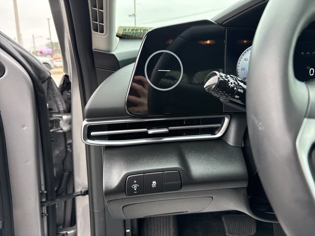 Used 2025 Hyundai Elantra SEL image 15