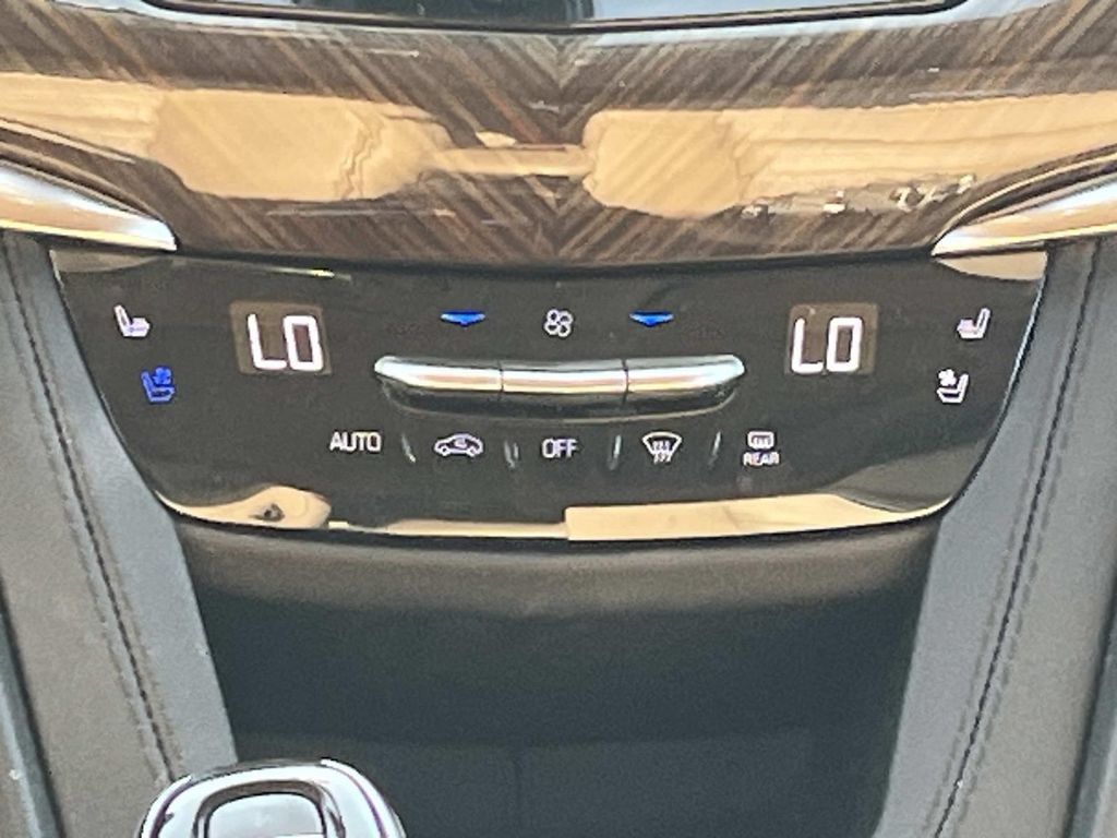 Certified 2024 Cadillac XT6 Sport w/ Platinum Package AWD/4WD image 16