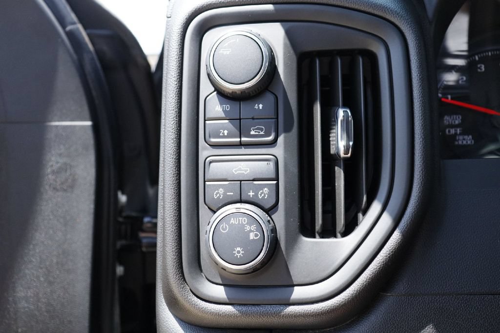 Used 2021 Chevrolet Silverado 1500 Custom AWD/4WD image 6
