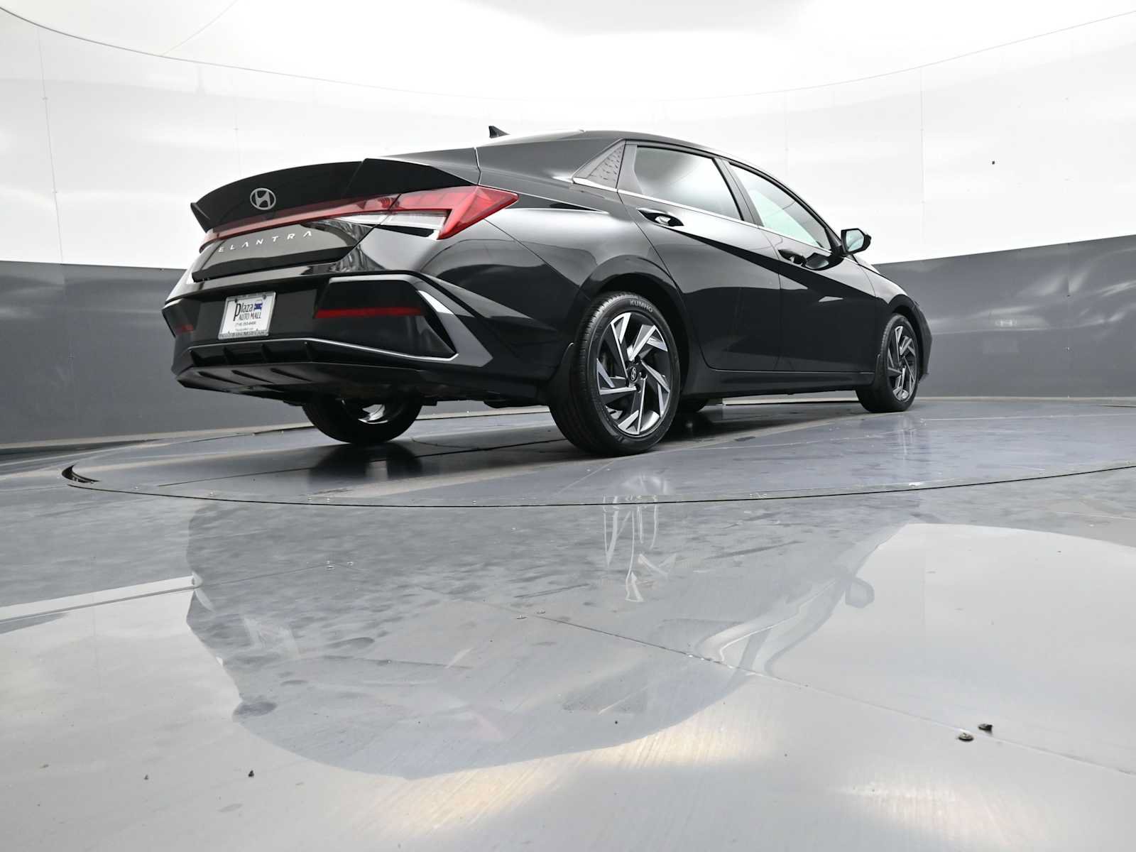 Certified 2024 Hyundai Elantra SEL w/ Convenience Package FWD image 41