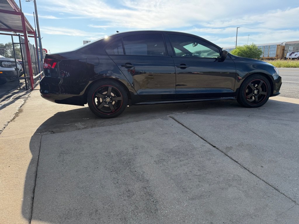 Used 2015 Volkswagen Jetta Sport FWD image 17