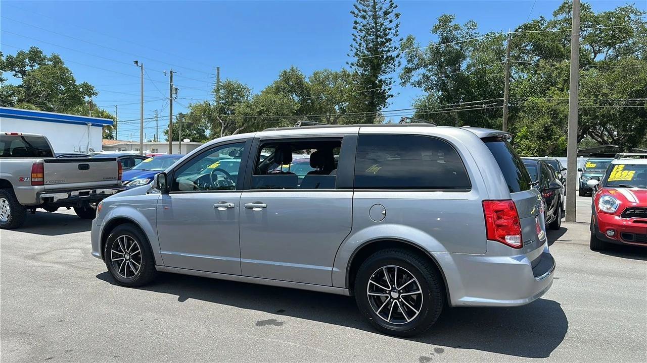 Used 2018 Dodge Grand Caravan GT FWD image 12