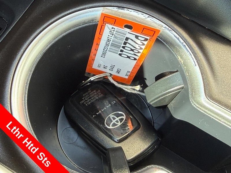 Used 2024 Toyota Camry XLE FWD image 31