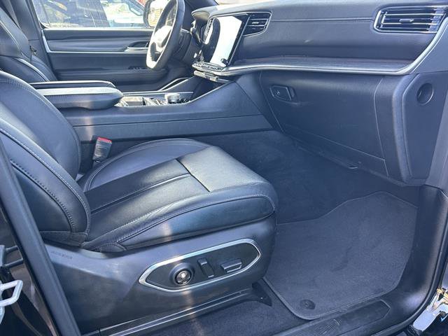 Used 2024 Jeep Wagoneer Series II w/ Flexible Seating Group image 20