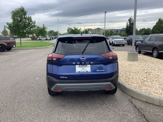 Used 2022 Nissan Rogue SV AWD/4WD image 4