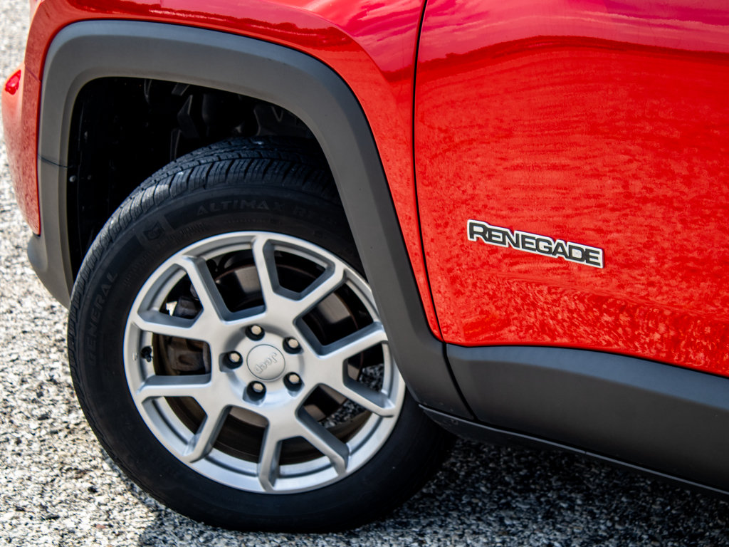 Used 2020 Jeep Renegade Latitude w/ Cold Weather Group AWD/4WD image 12
