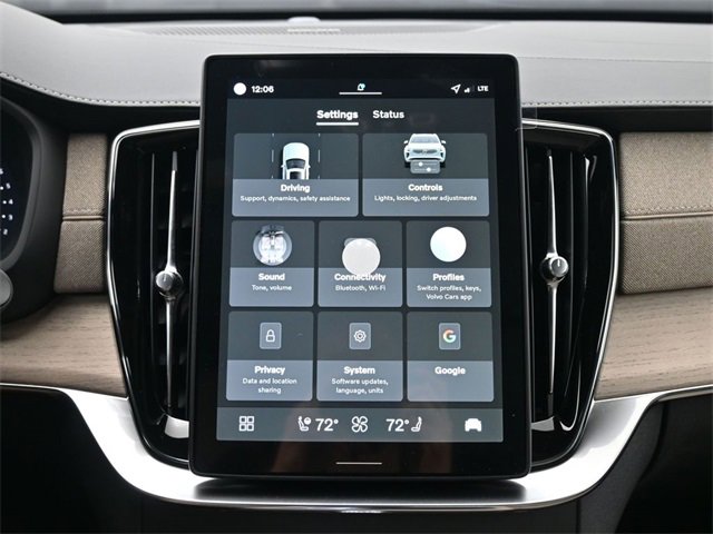 New 2026 Volvo XC90 B6 Plus w/ Protection Package Premier image 16