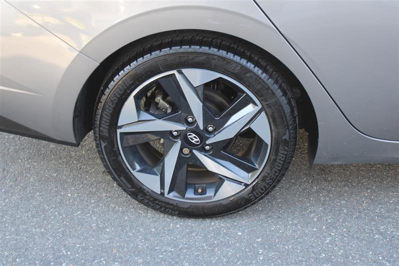 Used 2023 Hyundai Elantra Limited FWD image 8