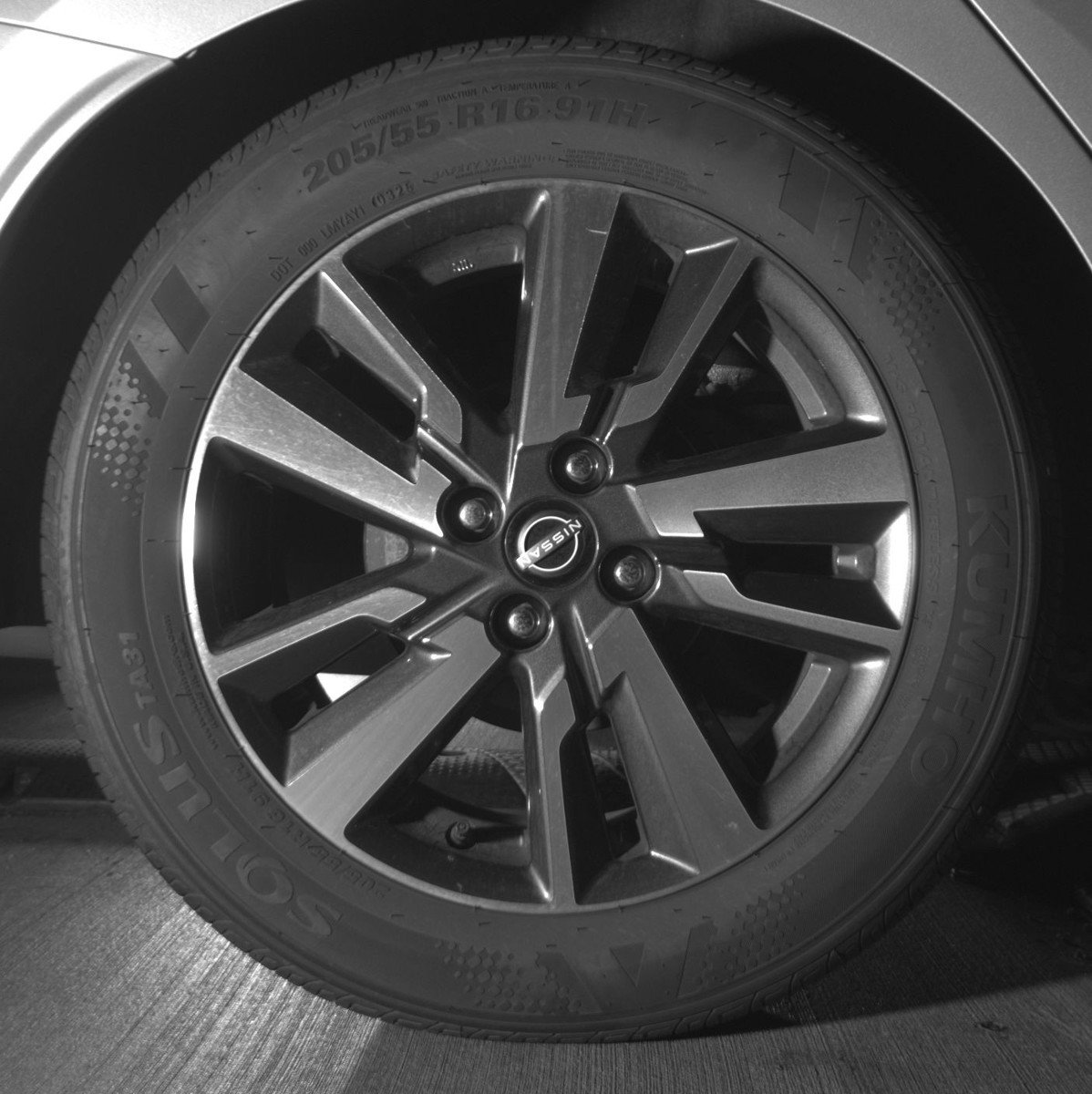 Used 2025 Nissan Versa SV image 15