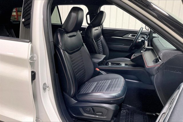 Used 2025 Ford Explorer ST-Line AWD/4WD image 7