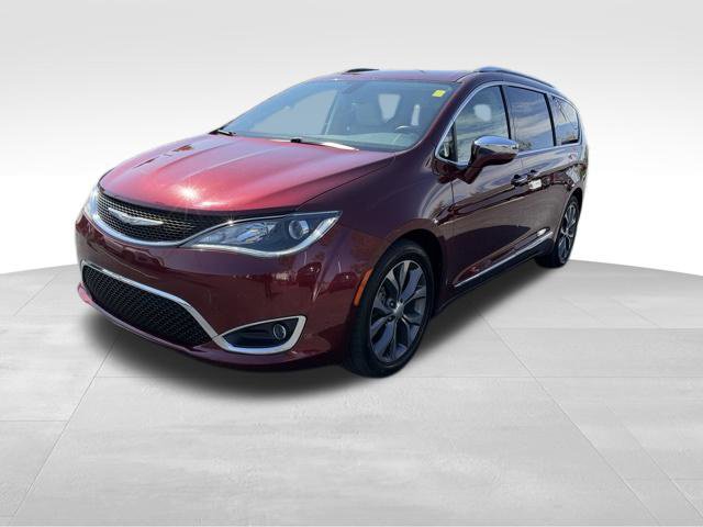 Used 2017 Chrysler Pacifica Limited w/ Tire & Wheel Group FWD image 3