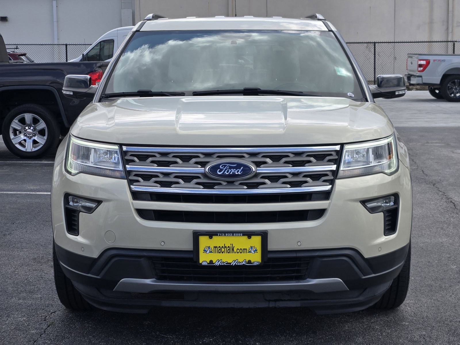 Used 2018 Ford Explorer XLT w/ Equipment Group 202A image 2