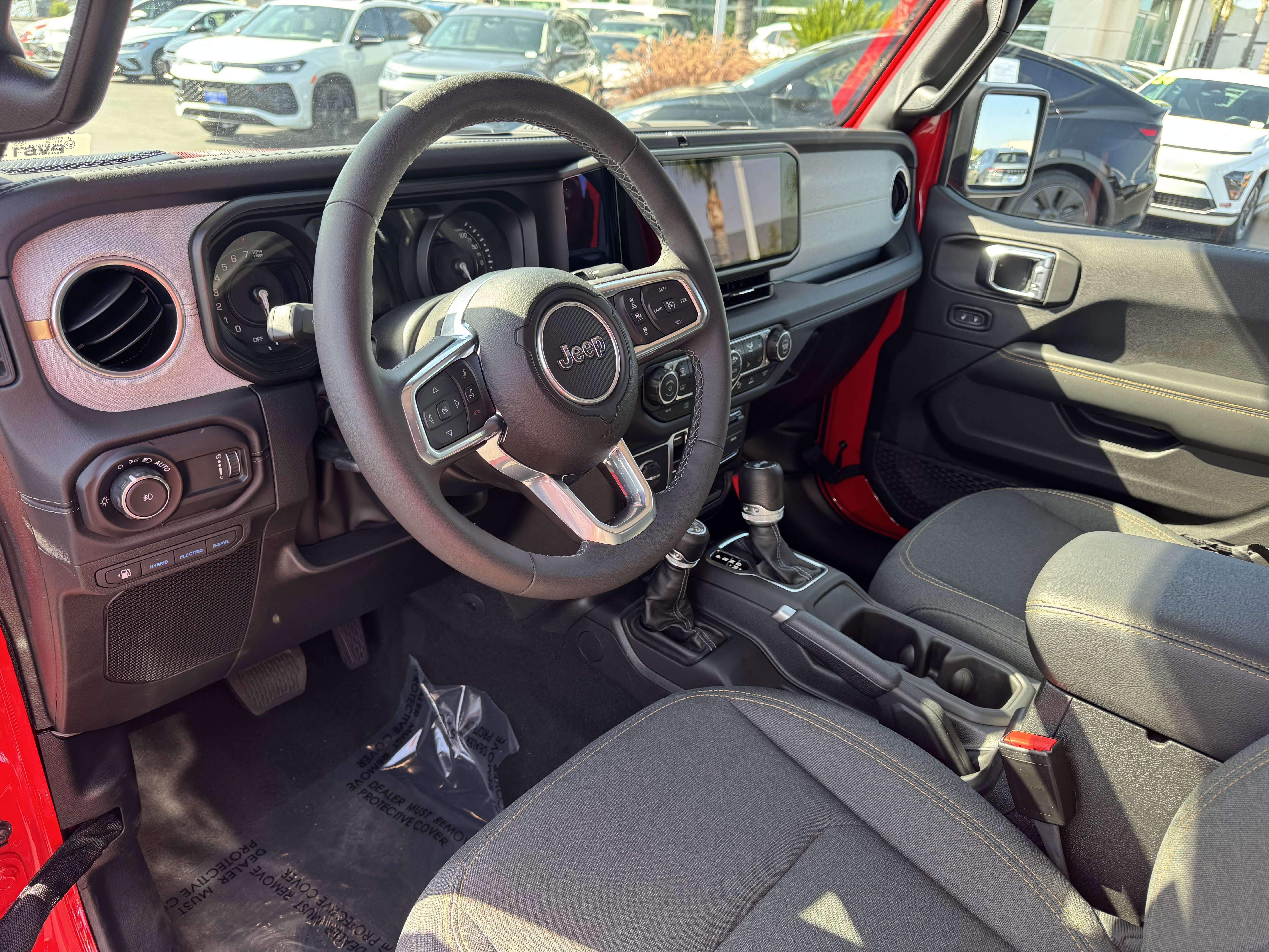 Used 2025 Jeep Wrangler Sahara w/ Safety Group image 17