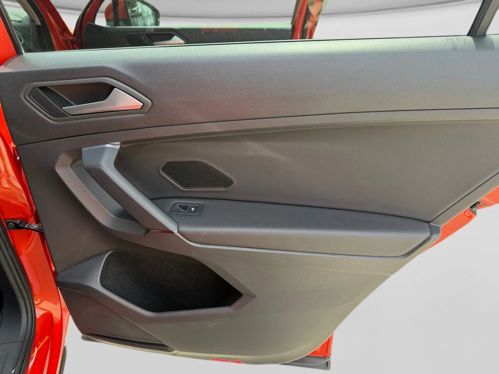 Used 2019 Volkswagen Tiguan SE image 30