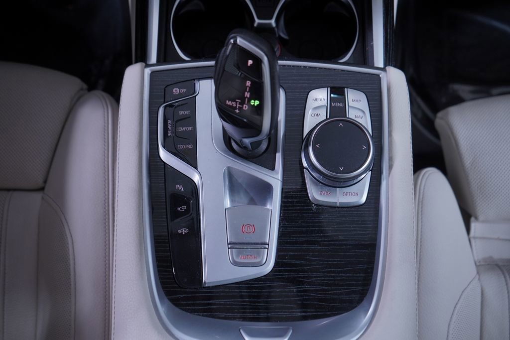 Used 2022 BMW 740i image 14