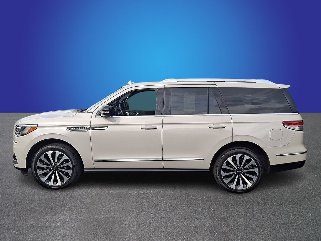 Used 2024 Lincoln Navigator Reserve AWD/4WD image 7
