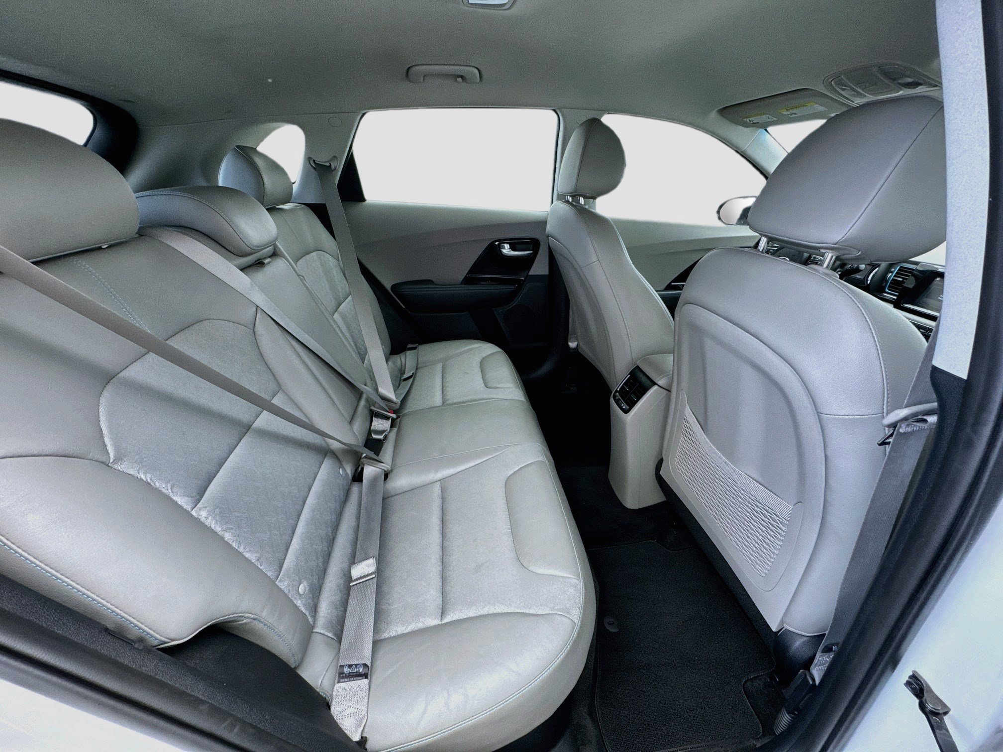 Used 2018 Kia Niro EX FWD image 18