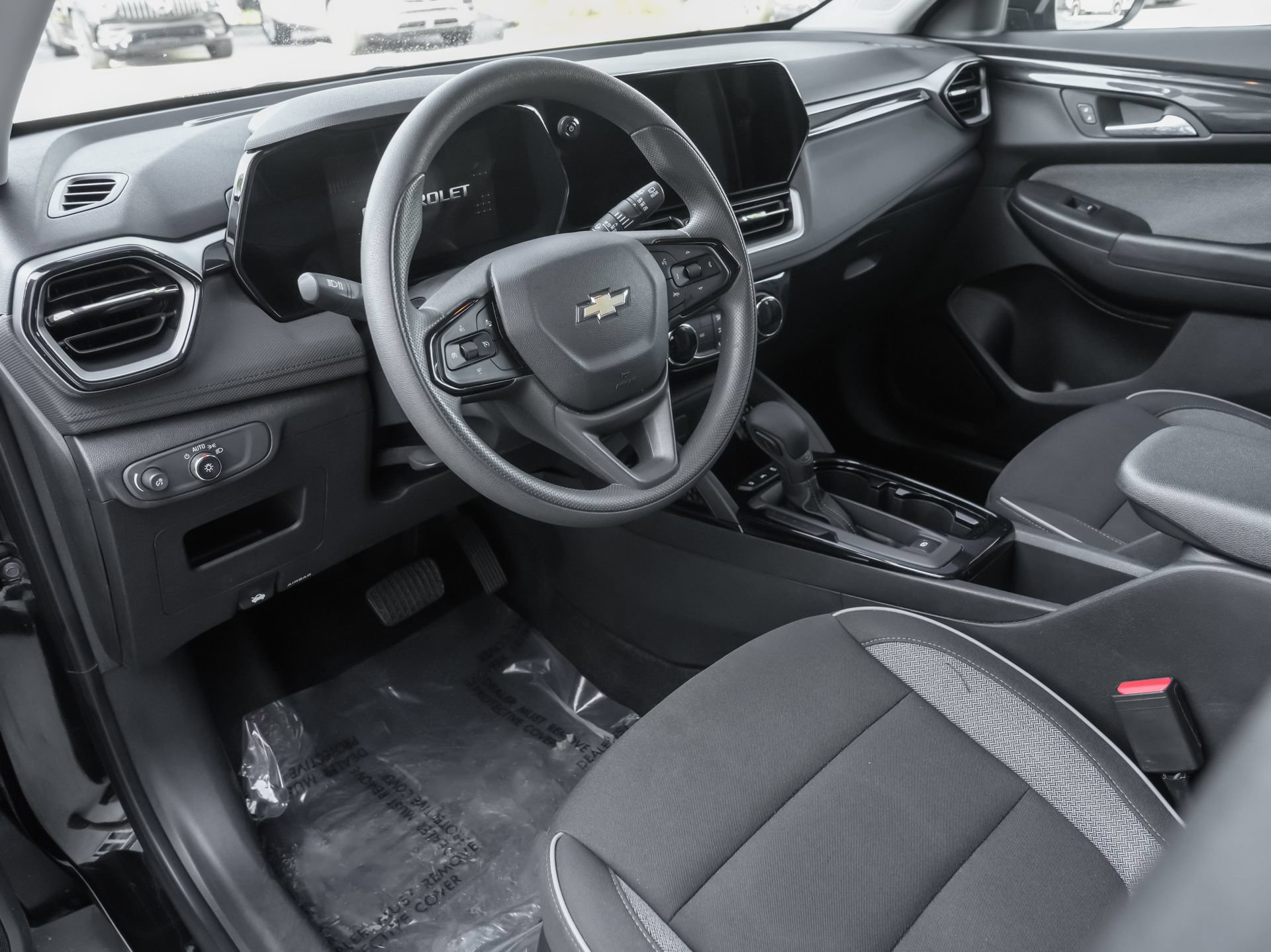 Used 2025 Chevrolet TrailBlazer LT AWD/4WD image 7