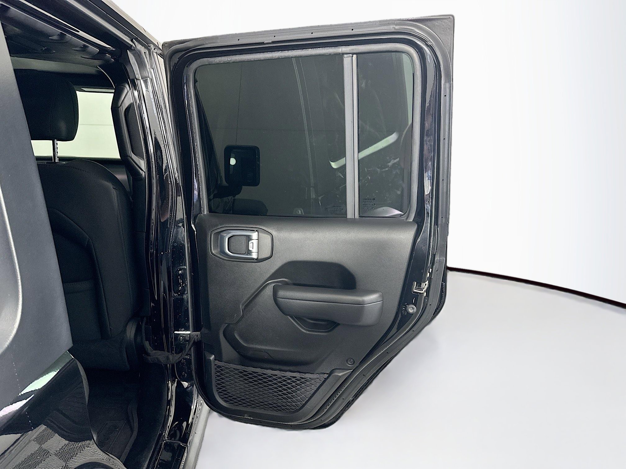 Used 2023 Jeep Wrangler Unlimited AWD/4WD image 30
