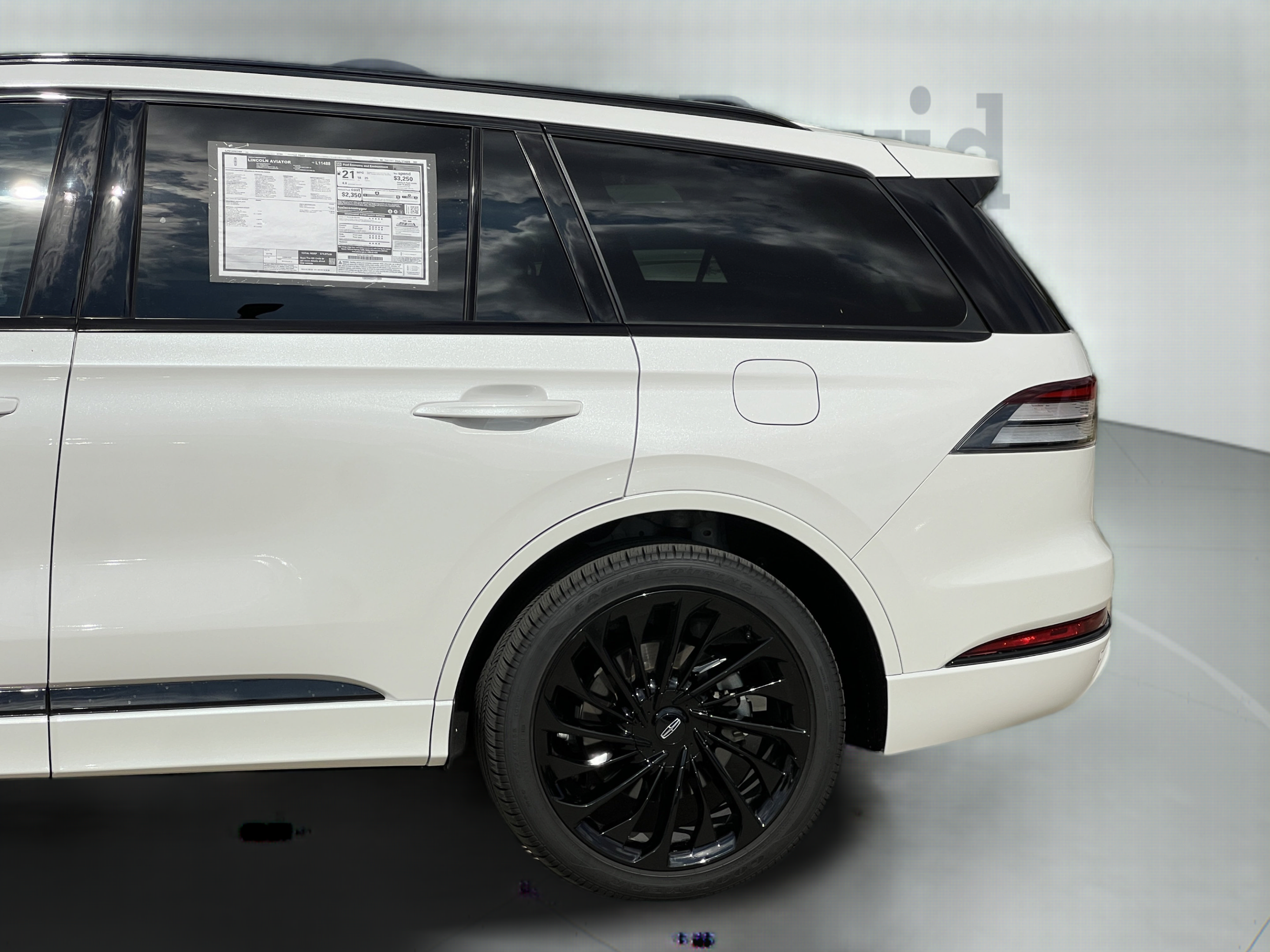 New 2026 Lincoln Aviator Reserve w/ Jet Appearance Package RWD image 10