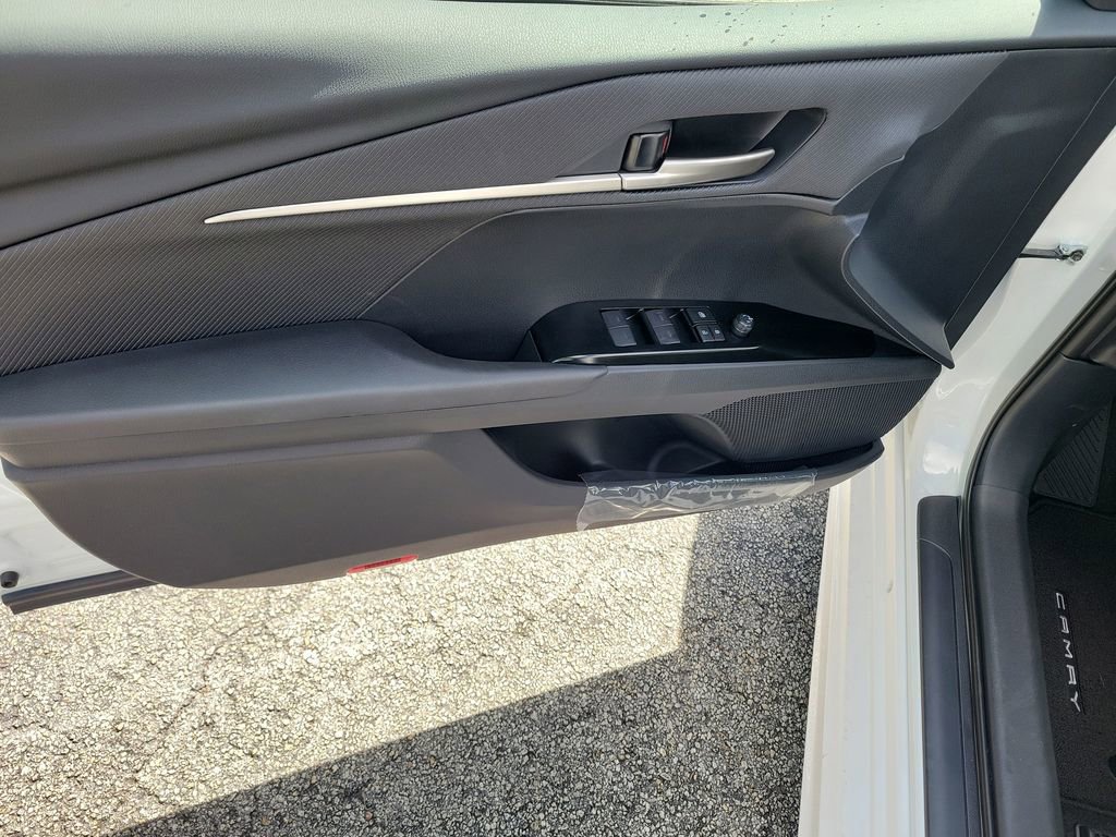 New 2026 Toyota Camry SE FWD image 19