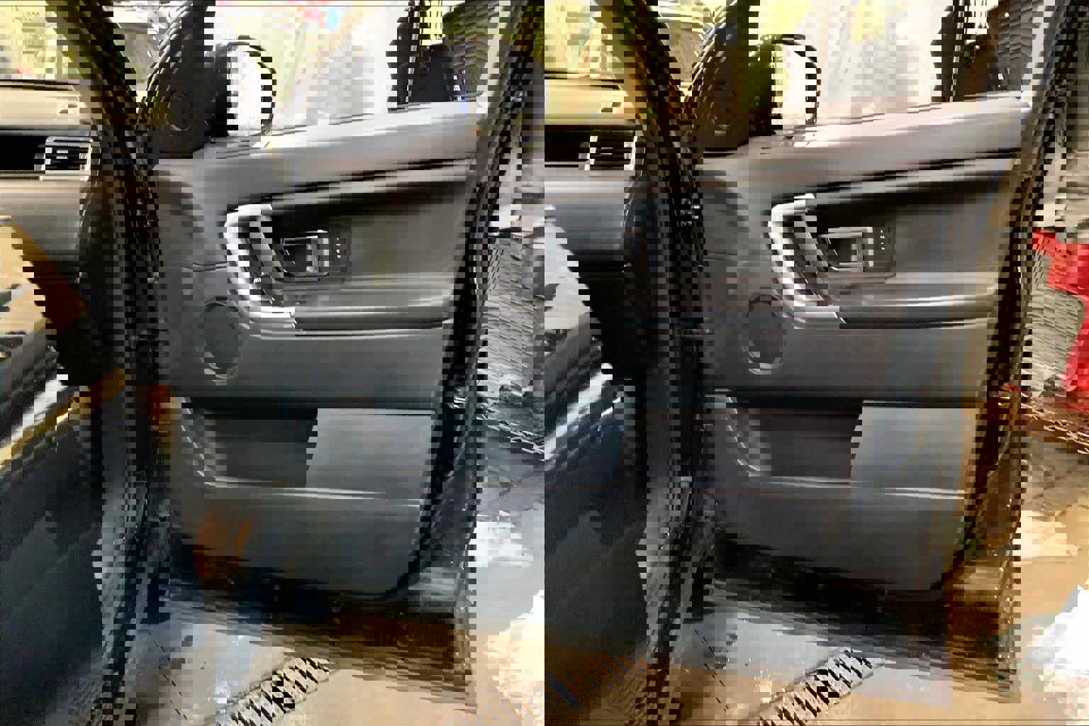 Used 2017 Land Rover Discovery Sport HSE Luxury image 22