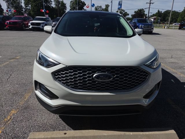 Certified 2024 Ford Edge SEL w/ Convenience Package AWD/4WD image 2