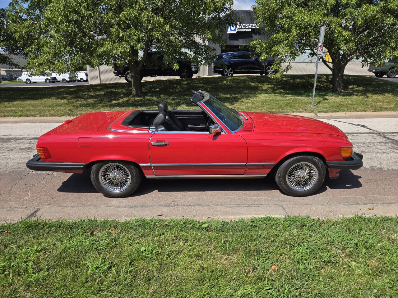 Used 1988 Mercedes-Benz 560 SL image 5