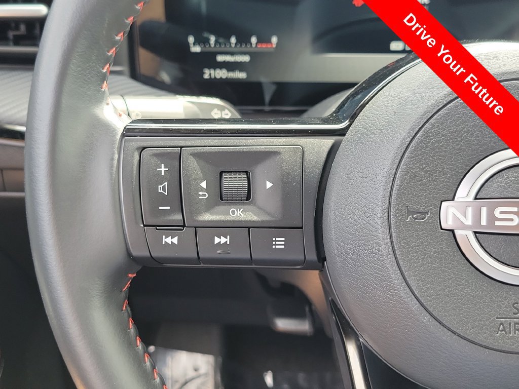 Used 2025 Nissan Kicks SR AWD/4WD image 7
