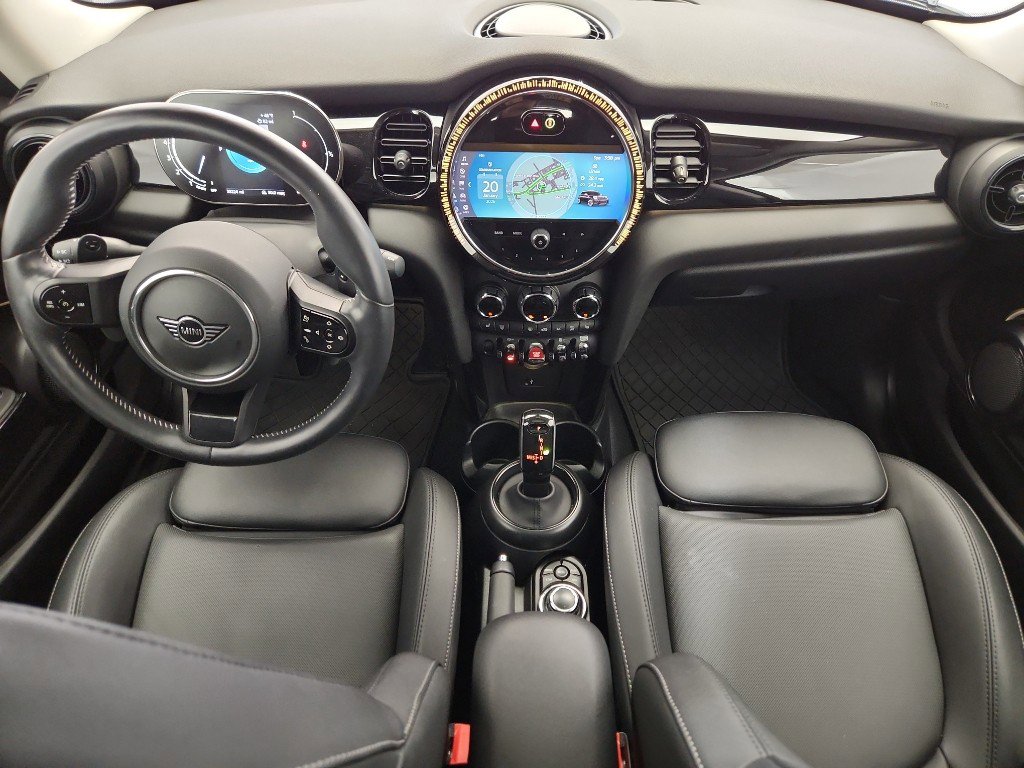 Used 2024 MINI Cooper S image 8