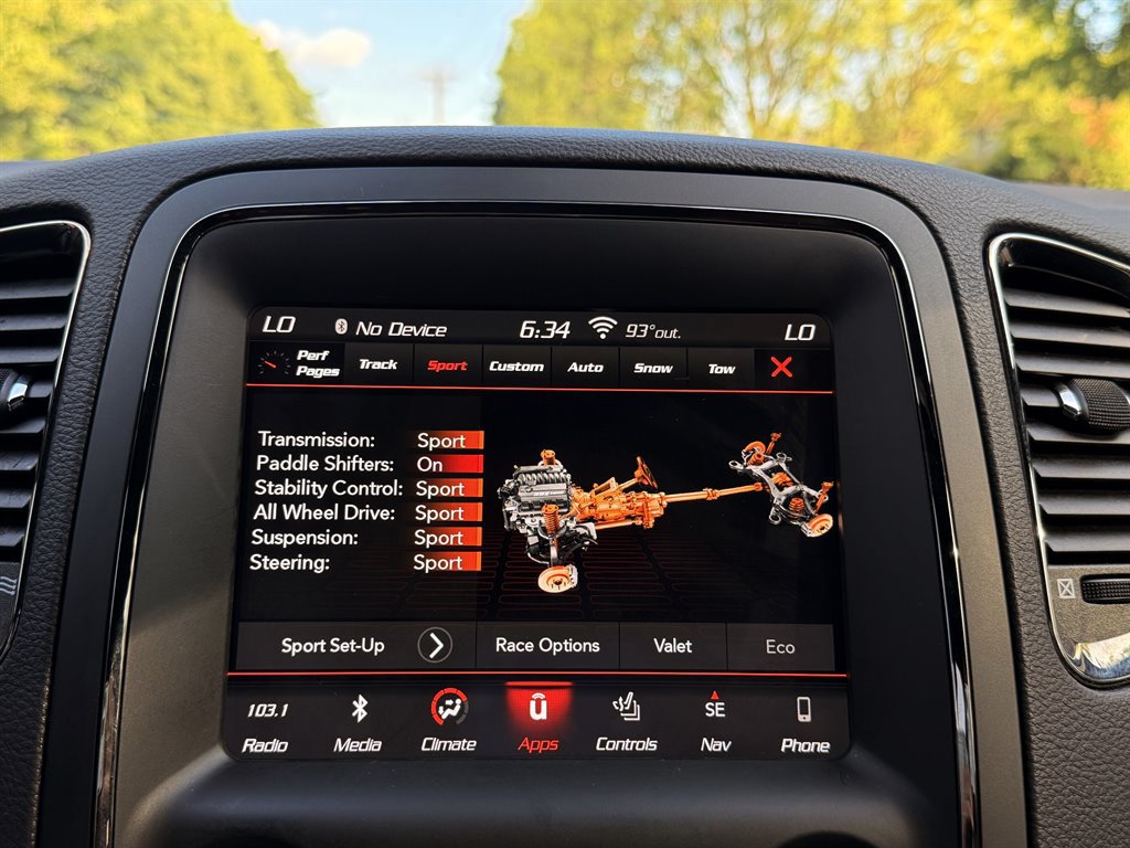 Used 2018 Dodge Durango SRT w/ Technology Group AWD/4WD image 23