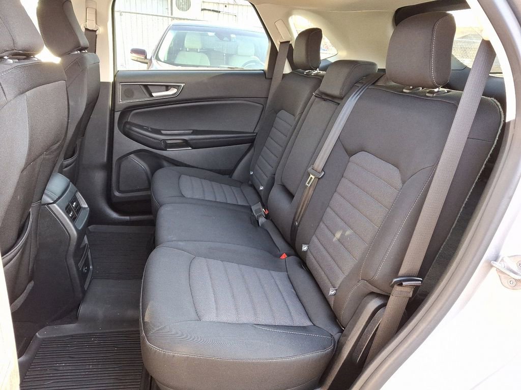 Used 2022 Ford Edge SE w/ Black Appearance Package image 10