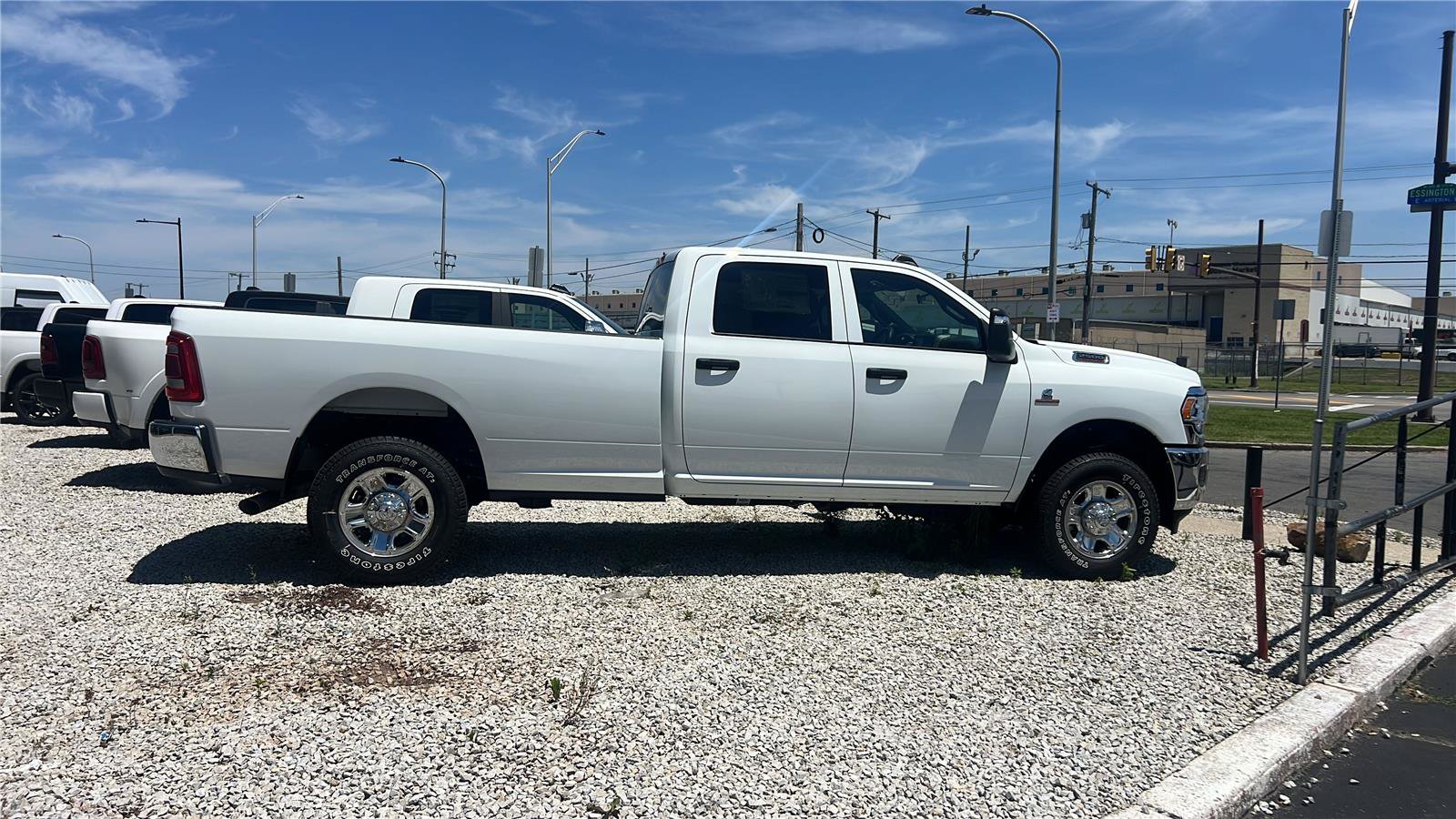 Certified 2024 RAM 2500 Tradesman w/ Chrome Appearance Group AWD/4WD image 11