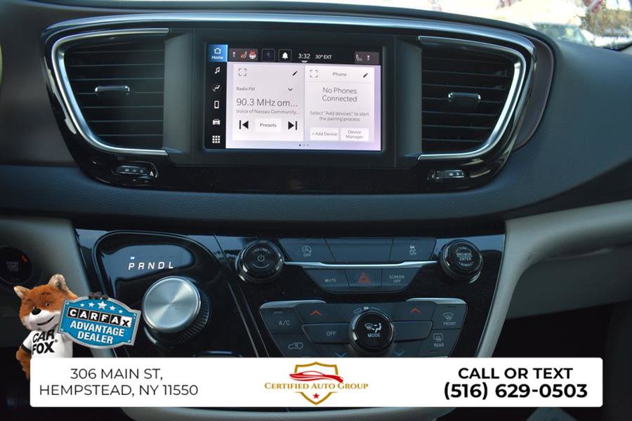 Used 2024 Chrysler Voyager LX image 17