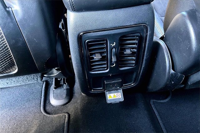 Used 2020 Jeep Grand Cherokee Altitude image 10