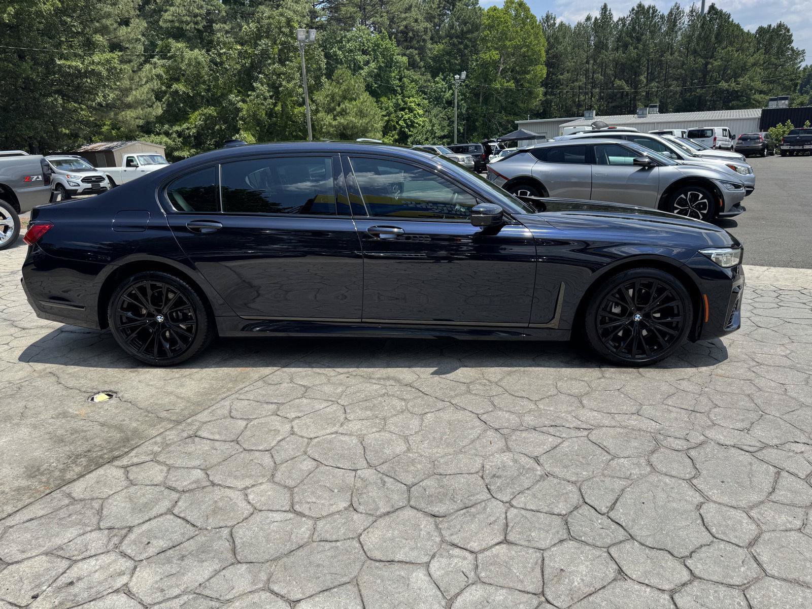 Used 2022 BMW 740i w/ M Sport Package RWD image 19