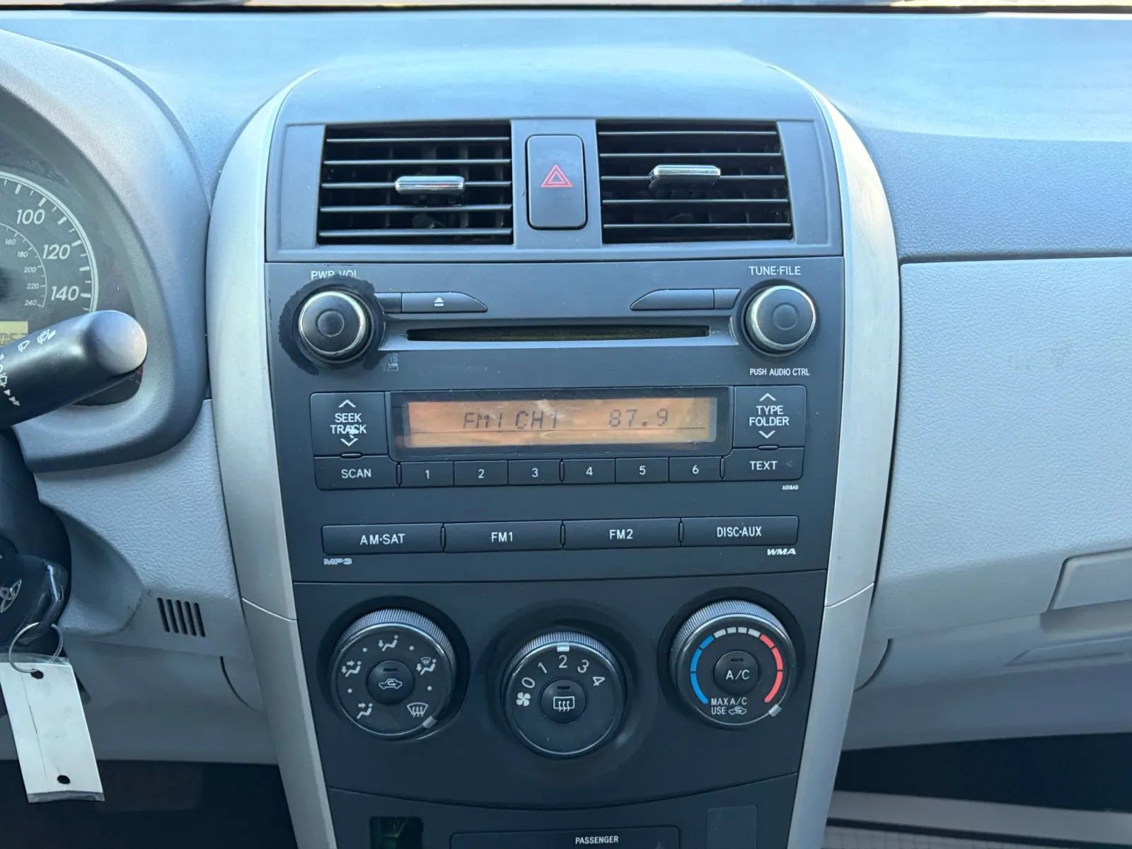 Used 2010 Toyota Corolla LE image 21