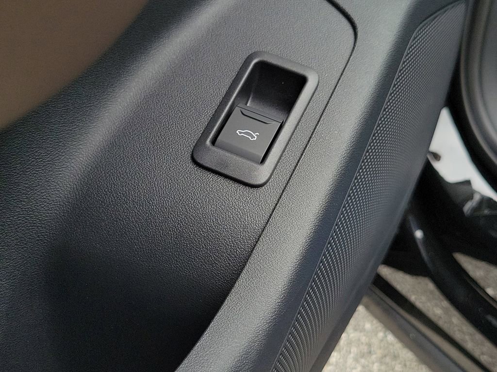 New 2025 Audi Q6 e-tron Premium image 20