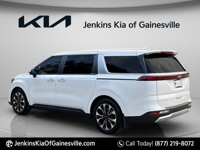Used 2024 Kia Carnival EX FWD image 4