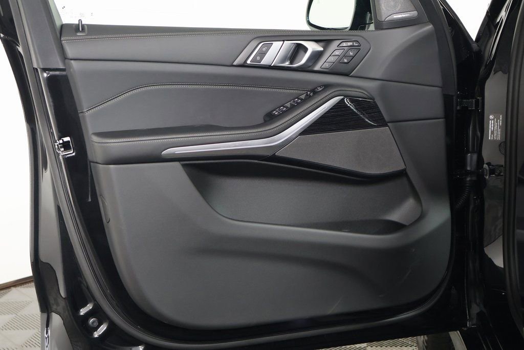 New 2026 BMW X7 M60i image 8