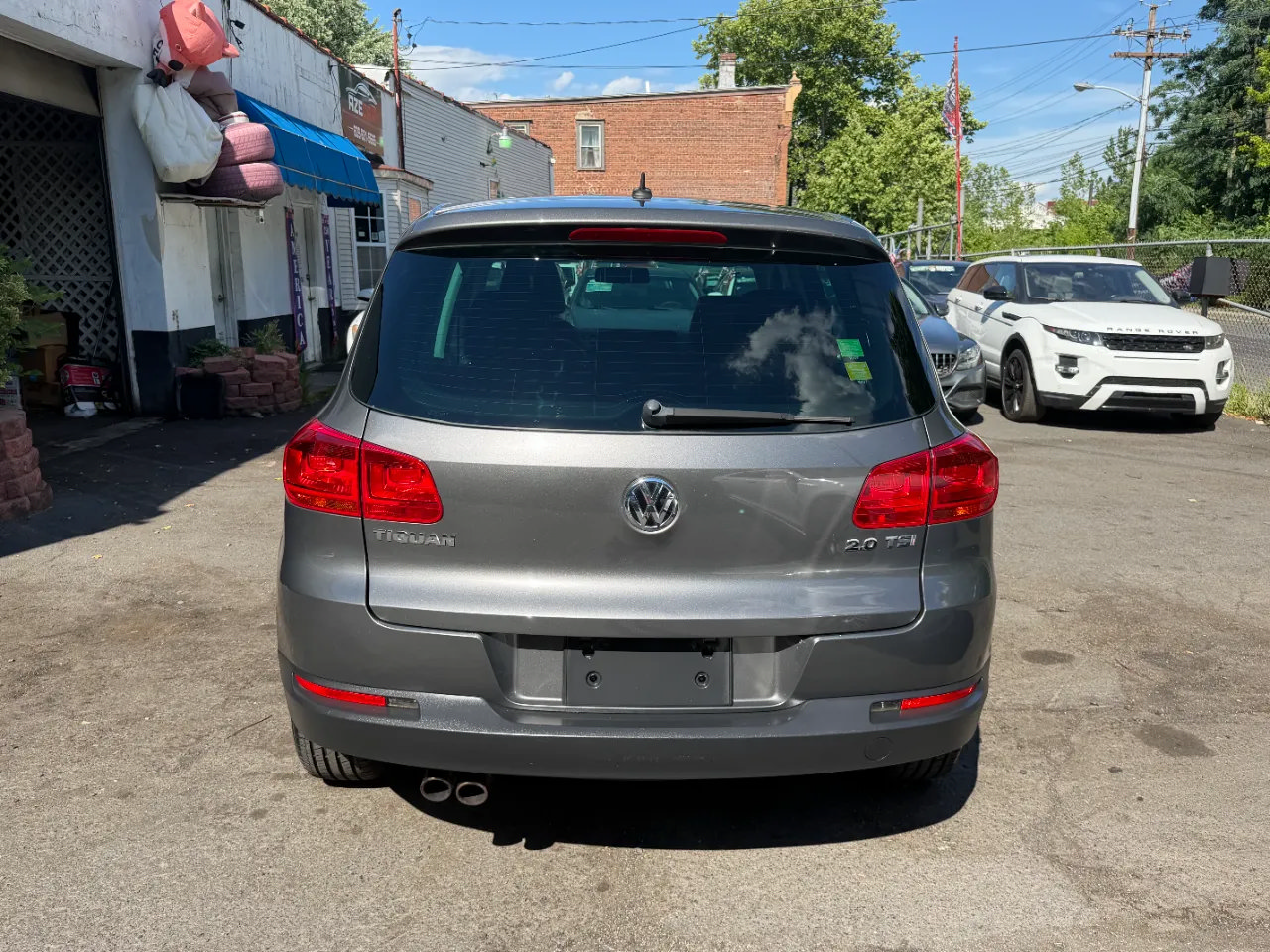 Used 2012 Volkswagen Tiguan LE FWD image 8