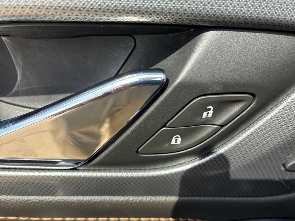 Used 2019 Chevrolet Traverse Premier w/ Driver Confidence II Package FWD image 11